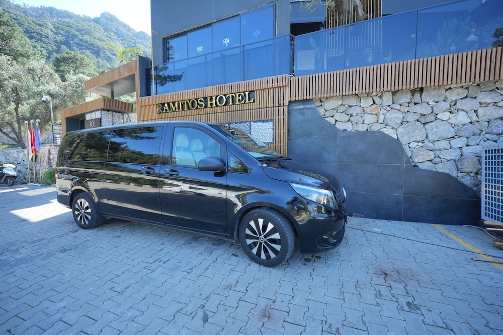 Ramitos Boutique Hotel 53/65