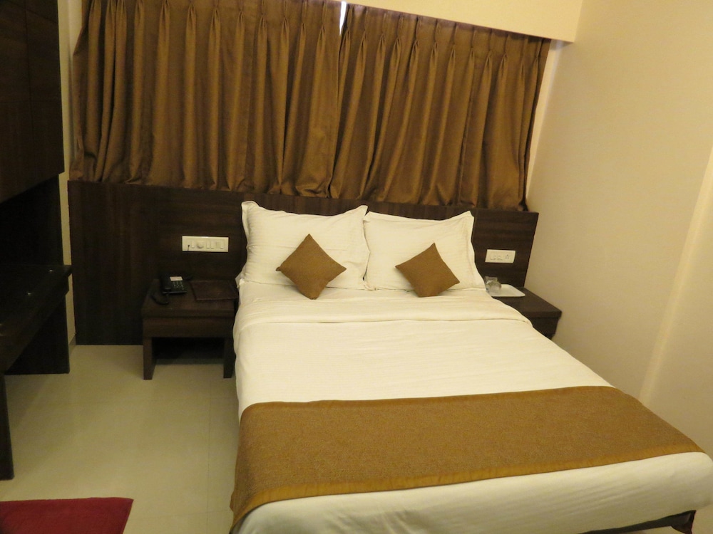 Hotel Sunny International 7/24
