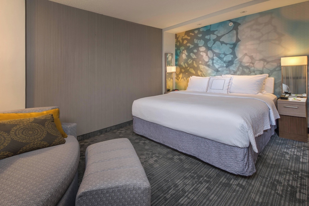 Room at Courtyard by Marriott Cleveland Elyria, ELYRIA - OH