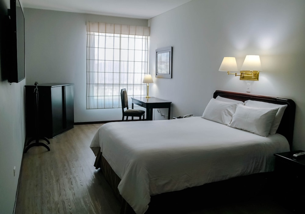 HOTEL INTERNACIONAL LA TRIADA 25/65