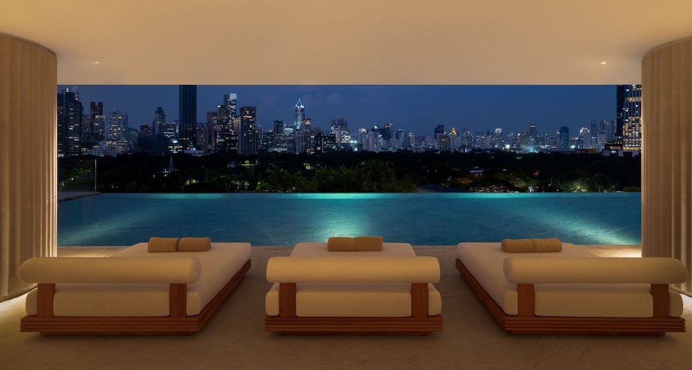 Dusit Thani Bangkok 33/58