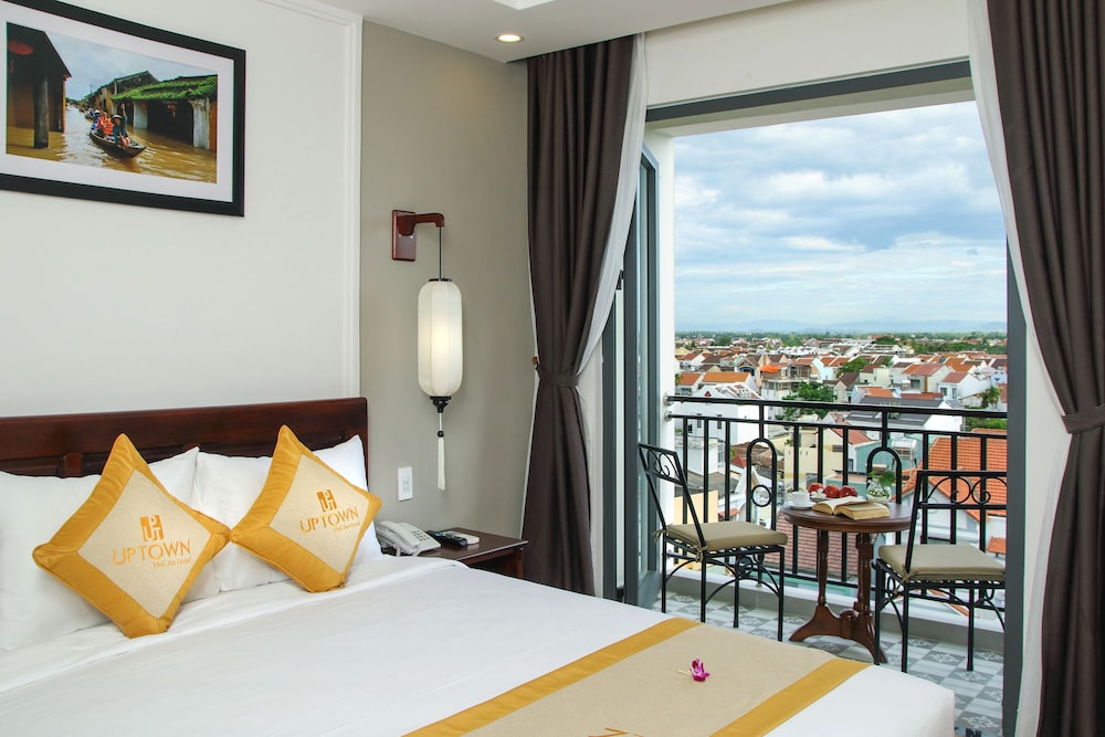 DELUXE, DOUBLE BED, CITY VIEW, BALCONY