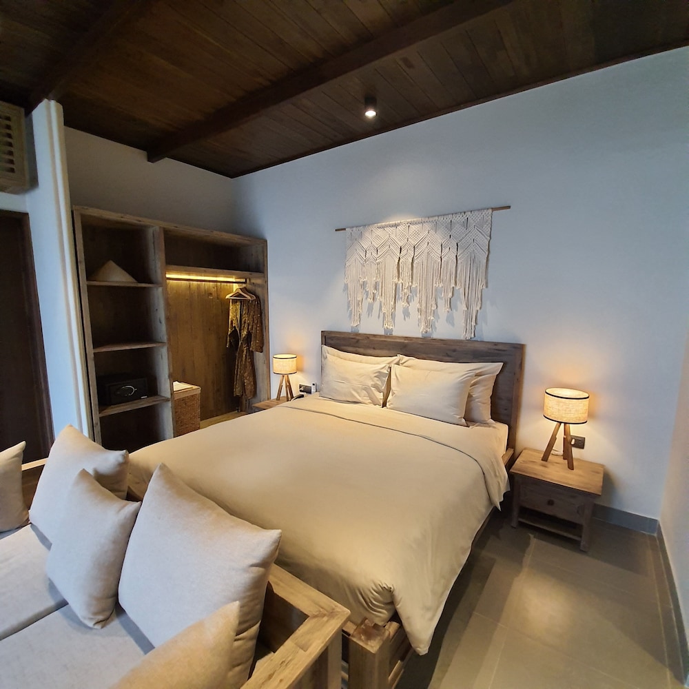Crown Retreat Quy Nhon 48/88