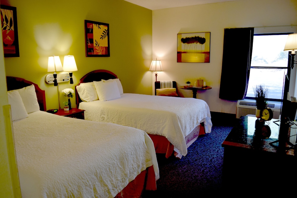 Highlands Inn Lodge Formerly Hampton Inn Highlands 15/53