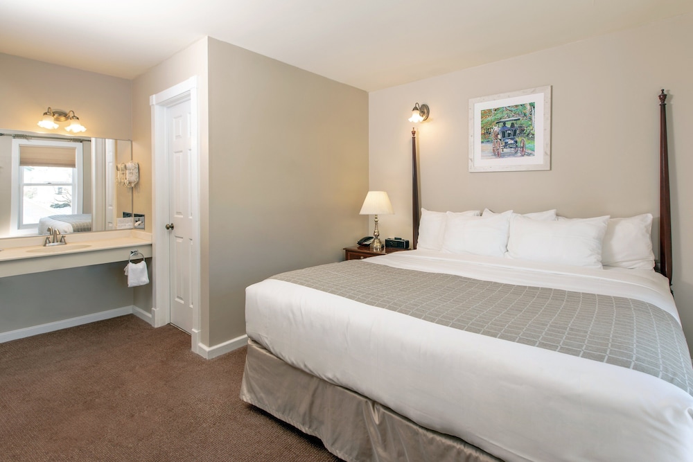 Lake View Hotel 9/46