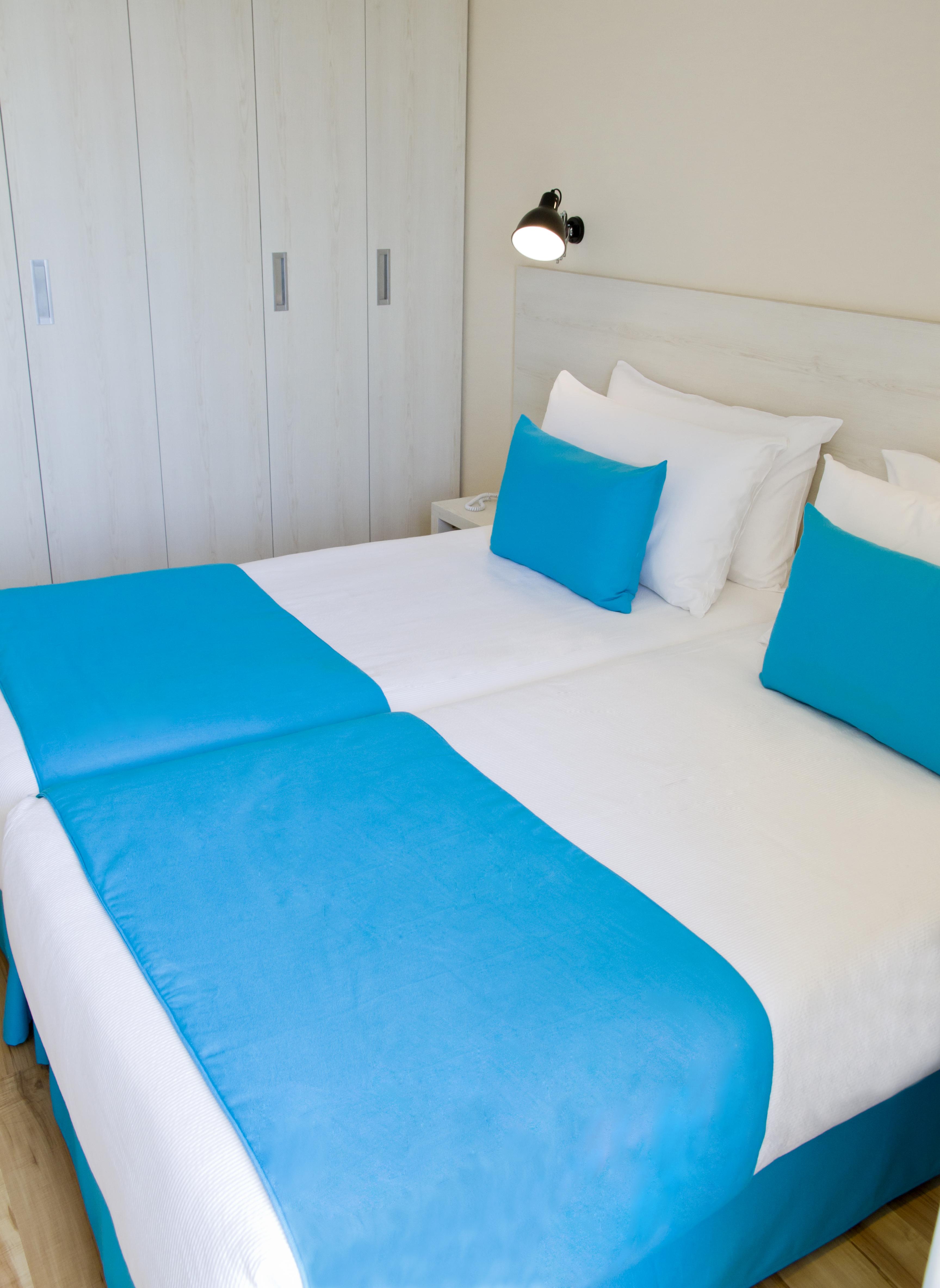Standard, Double Bed, Pool View, Balcony or Terrace