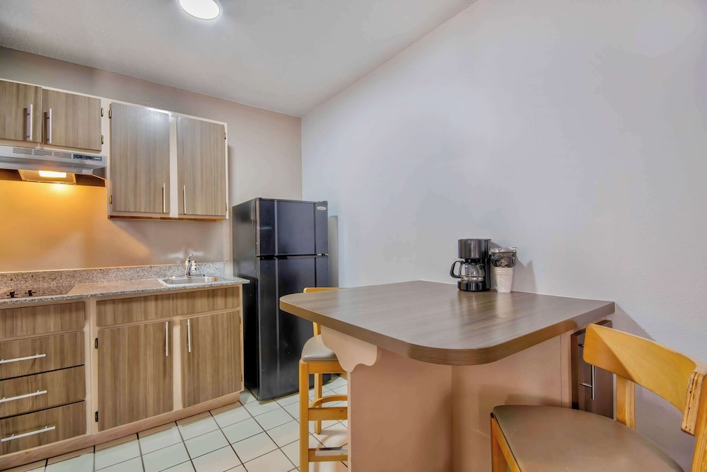 Studio 6 Extended Stay - Austin, TX - Midtown 38/59