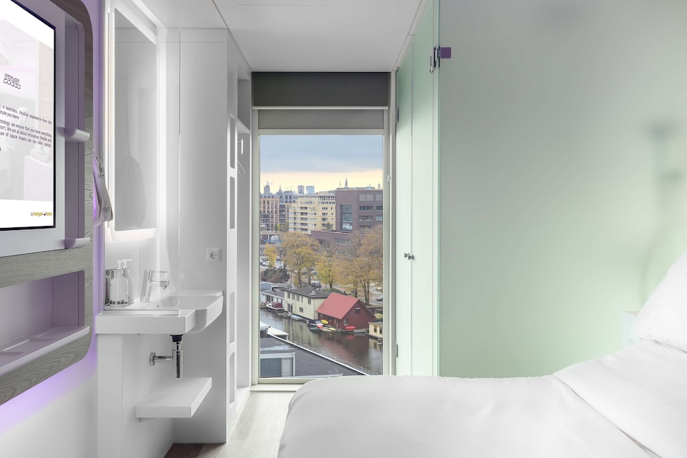 YOTEL Amsterdam, Select by Hilton 15/42