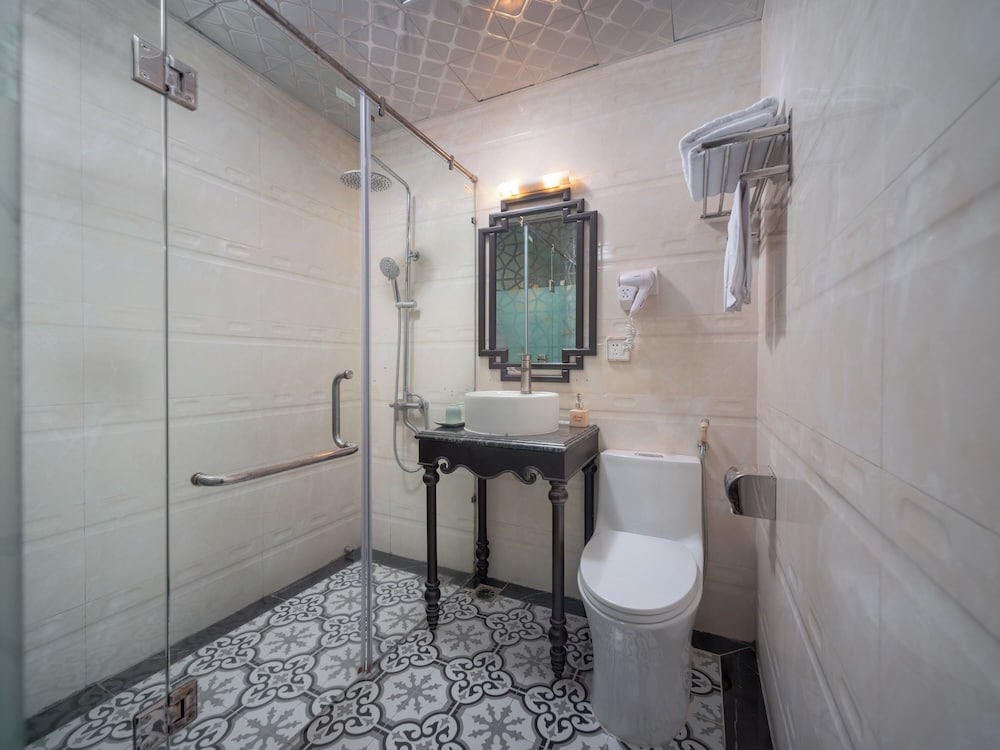 HANOI CHIC BOUTIQUE HOTEL 74/74