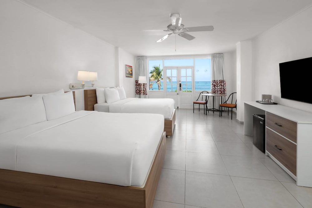 ROOM, 2 DOUBLE BEDS
