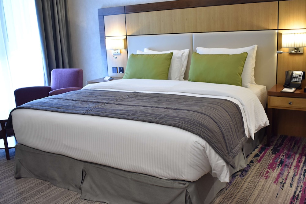 STANDARD, KING BED