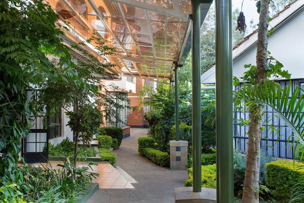 Convent International Hotel 26/30