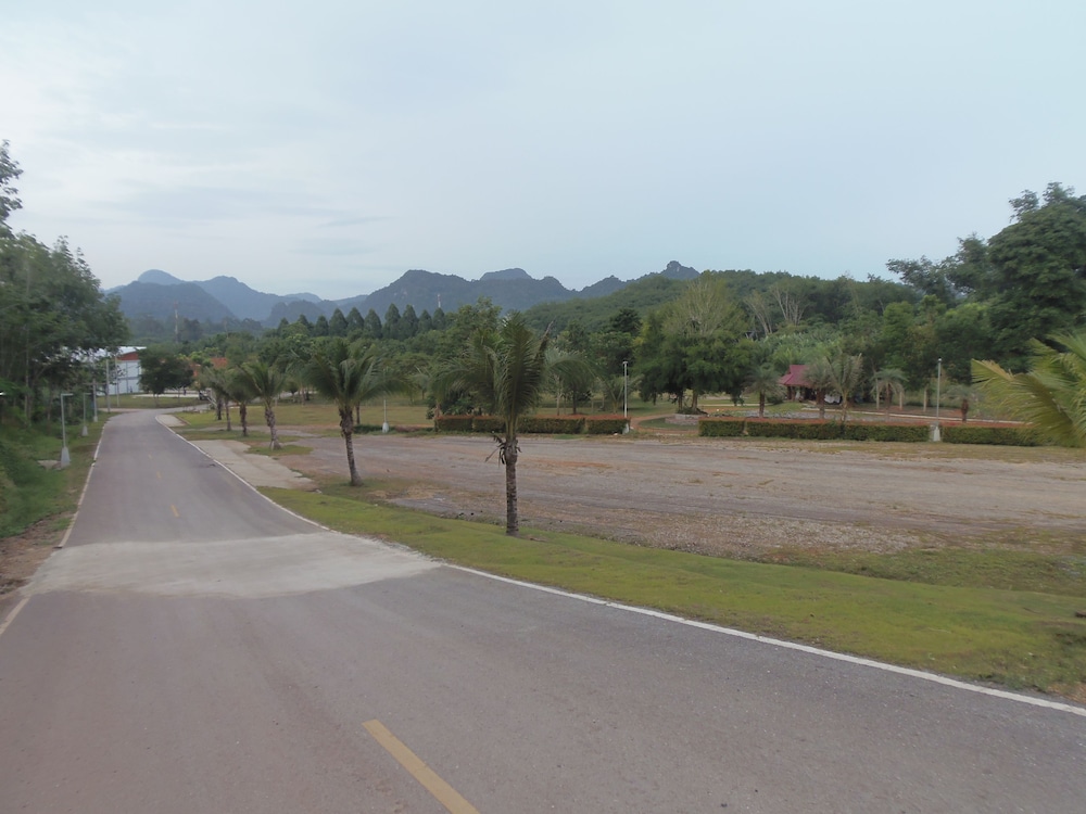 Takhun Mountain View Hotel 38/66