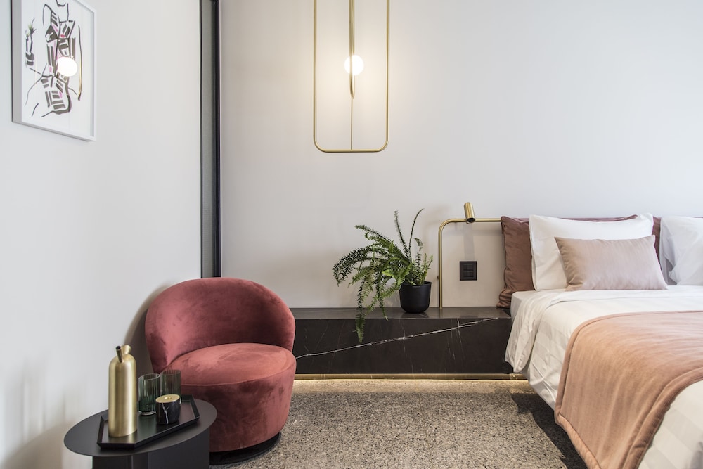 Perianth Hotel 27/61