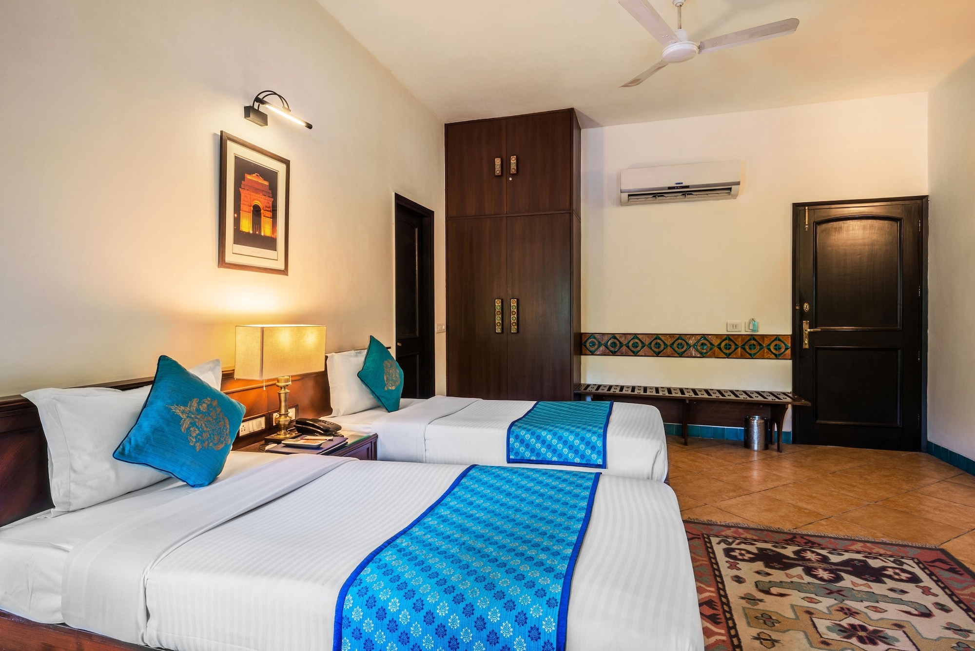 SUPERIOR, TWIN BEDS