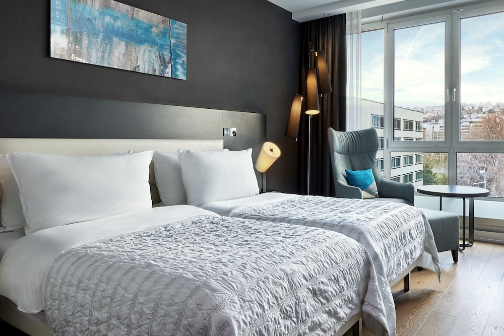 Executive, Twin Beds