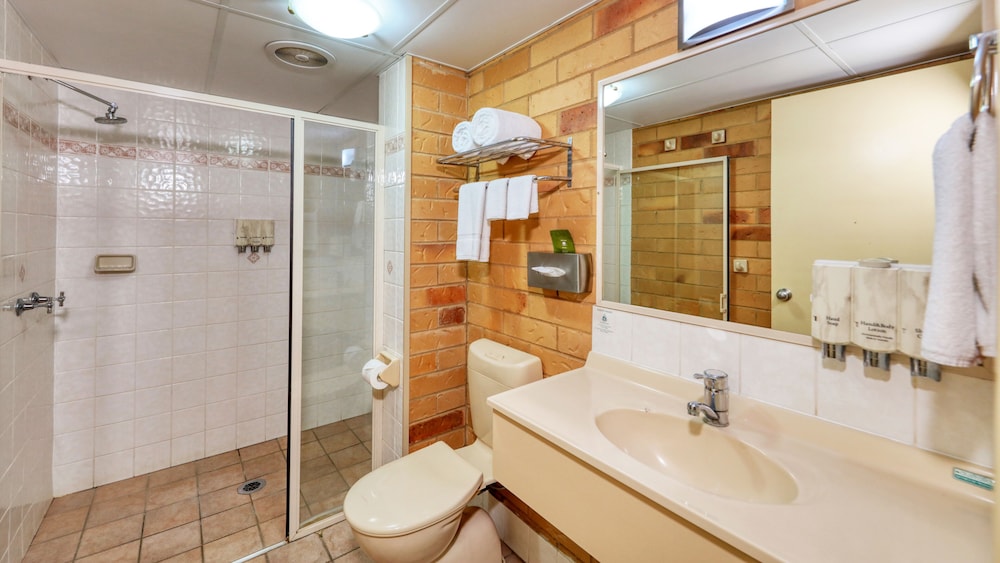 NORTH PARKES MOTEL 12/39