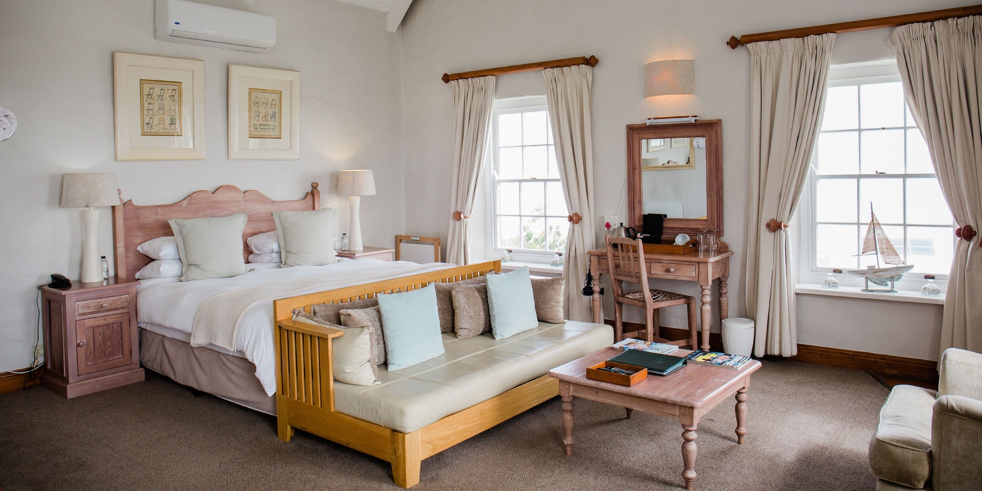 Room, King Bed, Panoramic Lagoon View