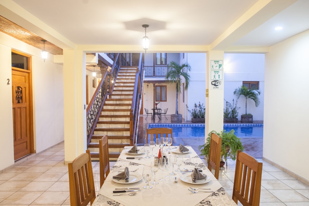 El Almirante Hotel 29/47