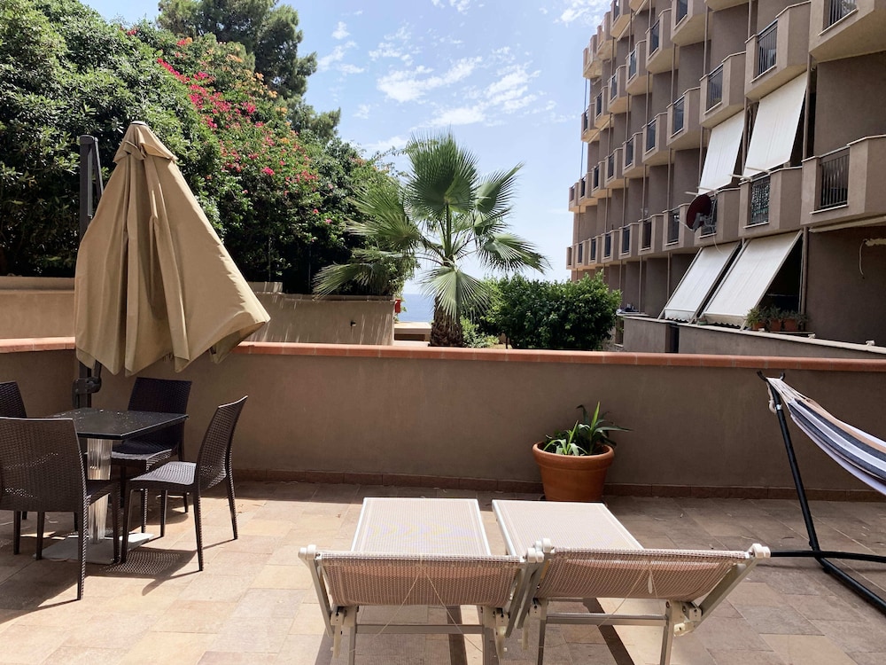 Residence Rocce Rosse 56/62