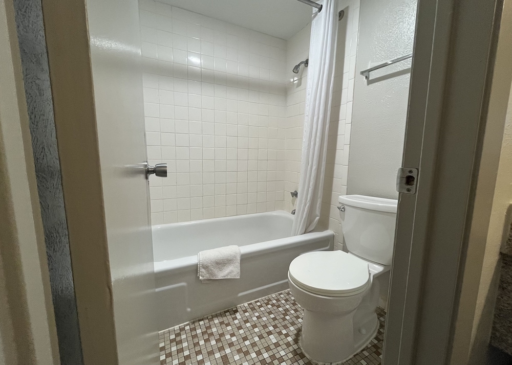 EZ Travel Inn 15/15