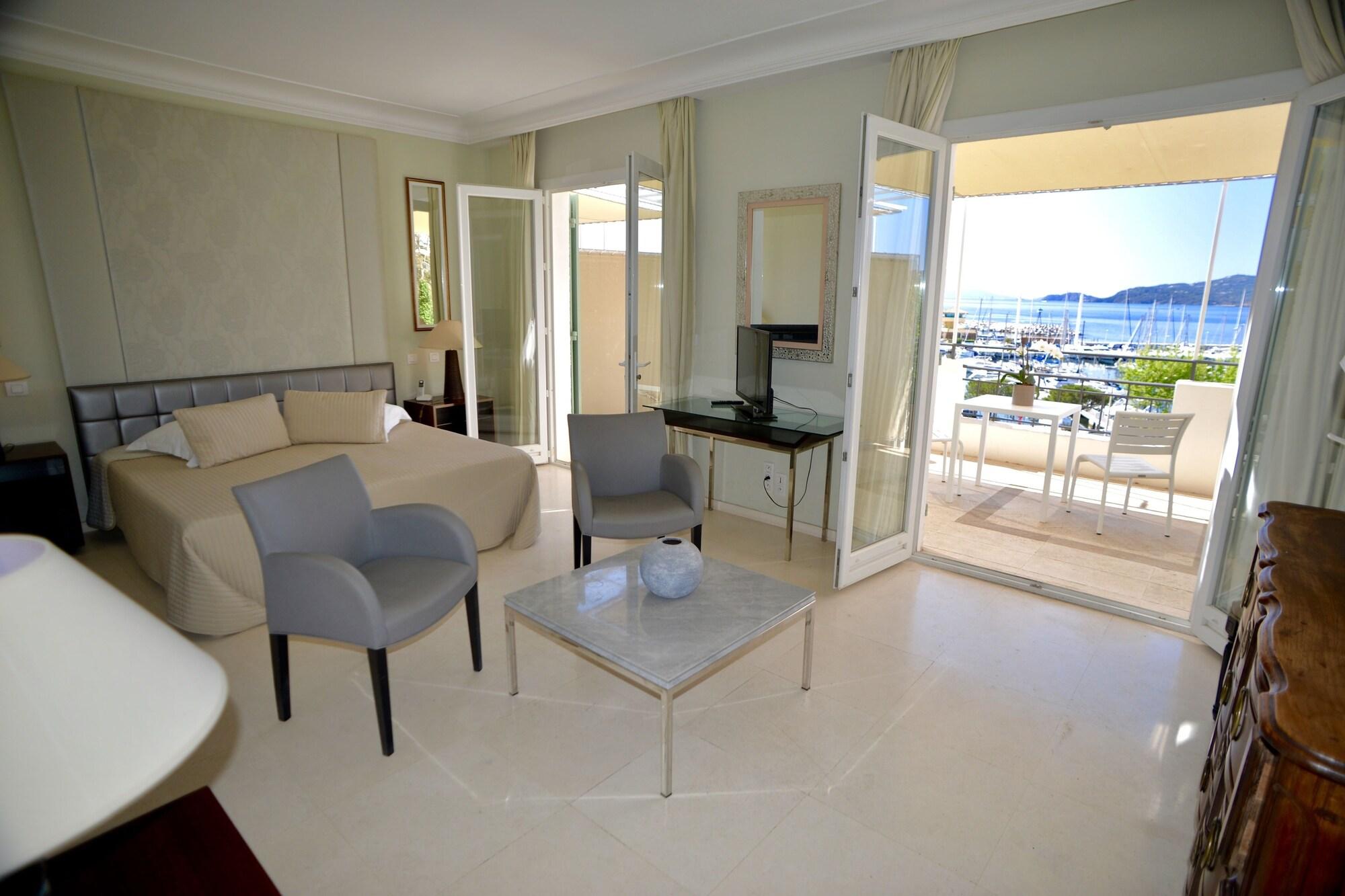 Auberge De La Calanque 22/50