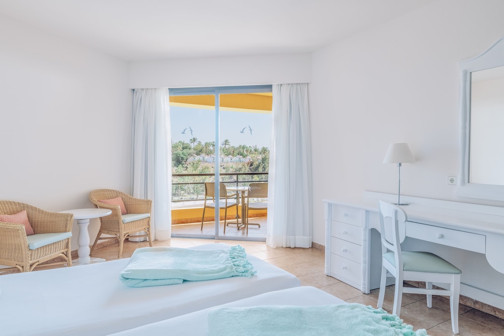 Iberostar Waves Playa Gaviotas 15/50