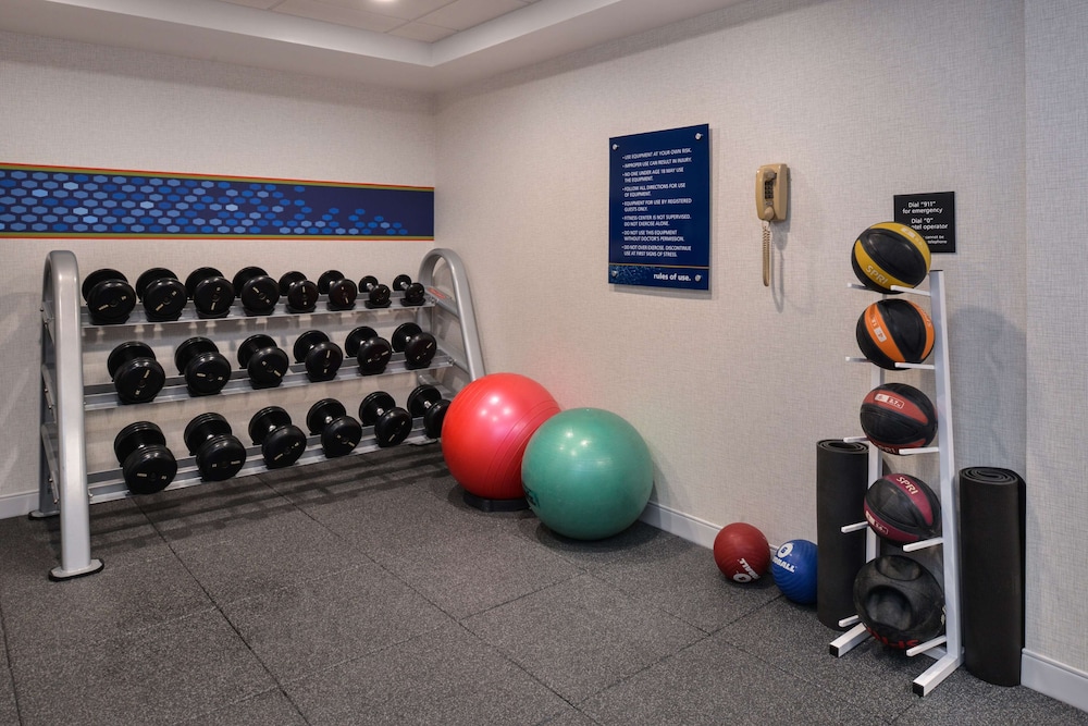 Hampton Inn Suites Denver Speer Boulevard 28/42