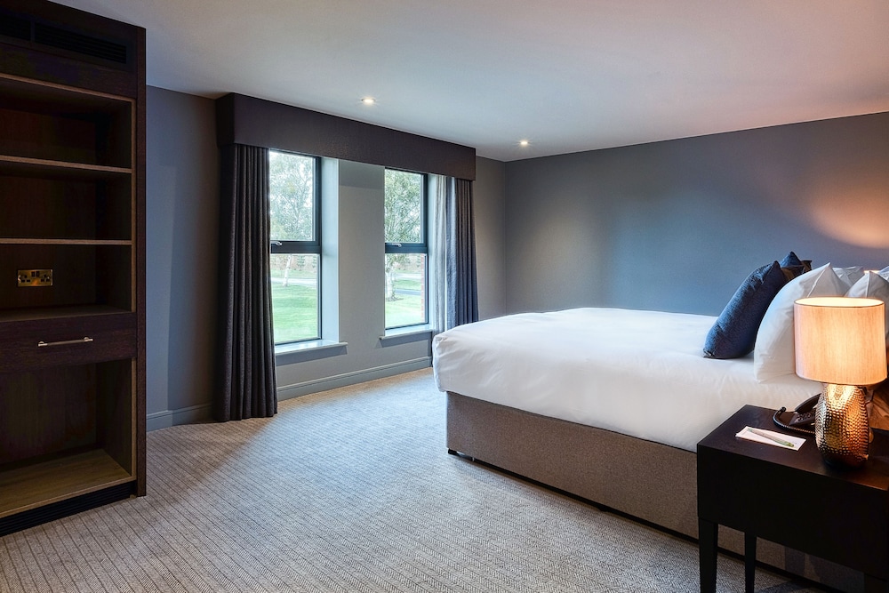 BUNKERS, KING BED, ANNEX
