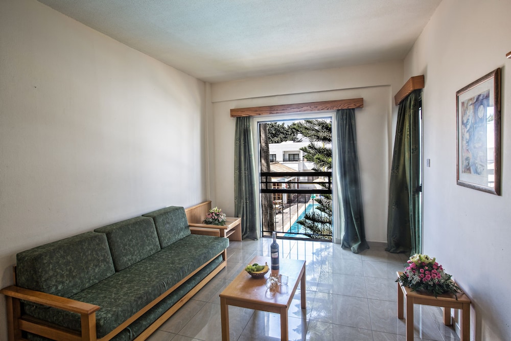 Anthea Hotel Apartments 34/60