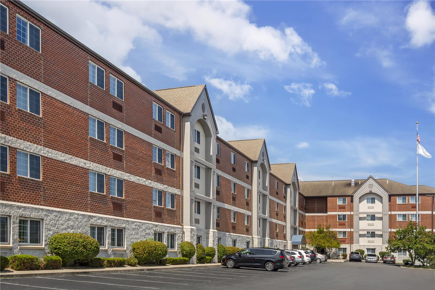 Sonesta Simply Suites Boston Burlington 40/41