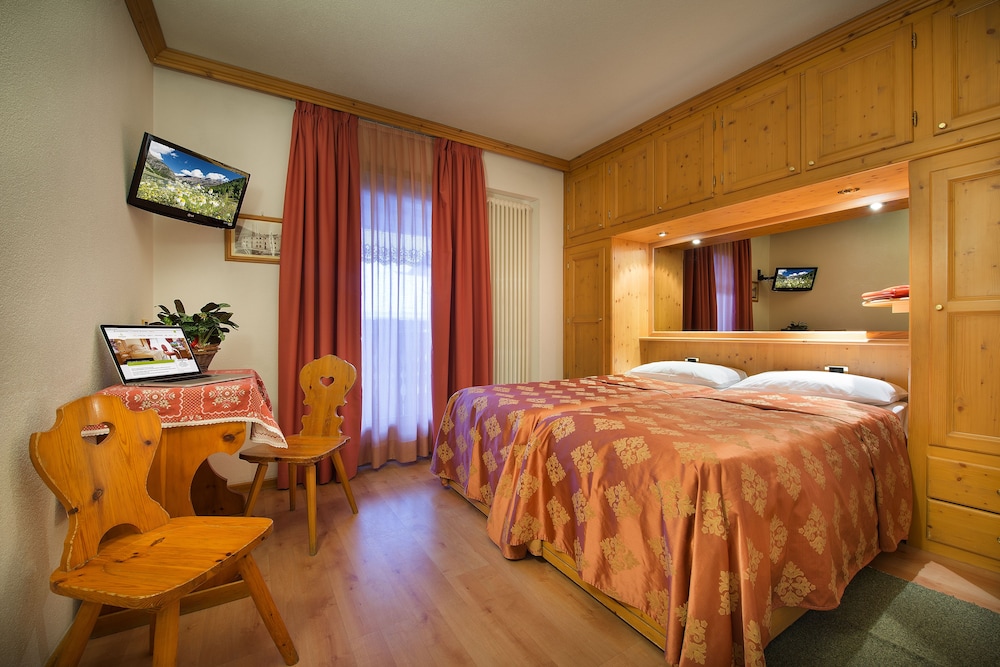 BASIC, DOUBLE OR TWIN BED