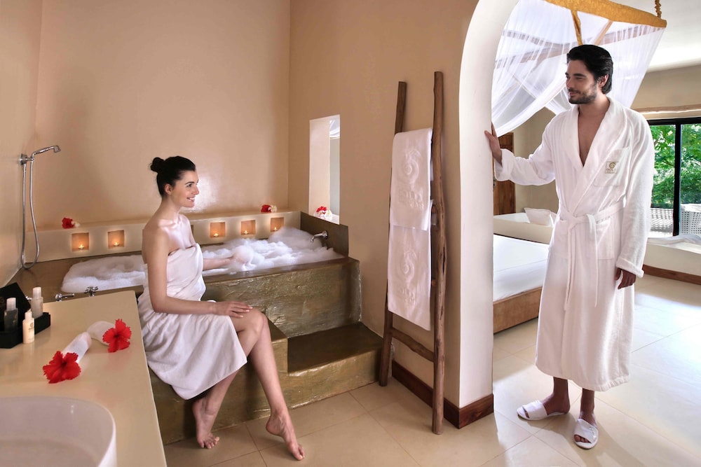 Gold Zanzibar Beach House and Spa 17/50