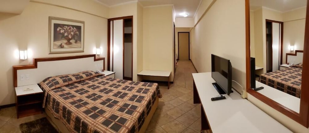 LORD PLAZA HOTEL 8/28