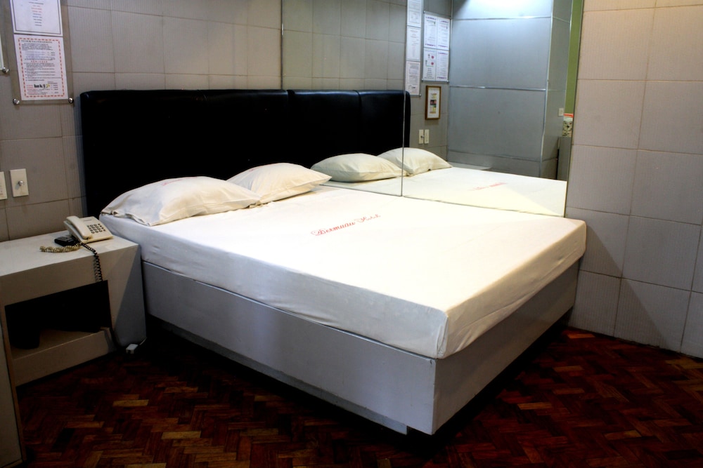 DOUBLE BED