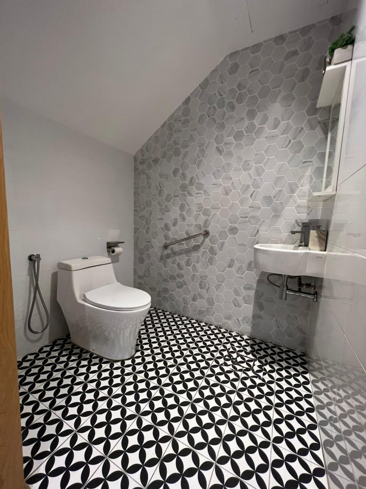 MIYABI HOTEL PERMAS 44/50