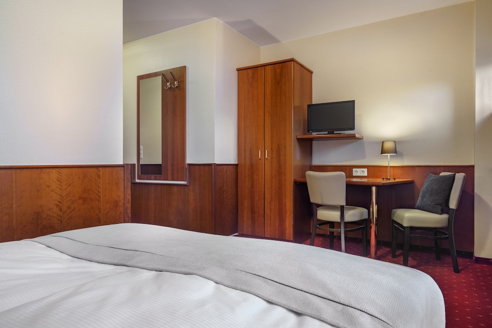 ECONOMY, DOUBLE BED