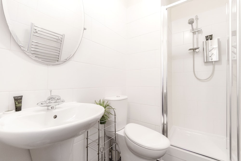 Roomspace Apartments Sterling House 23/24