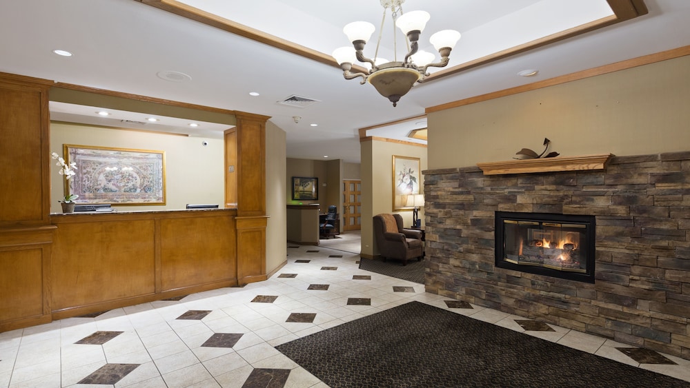 Chicago Club Inn & Suites 7/32