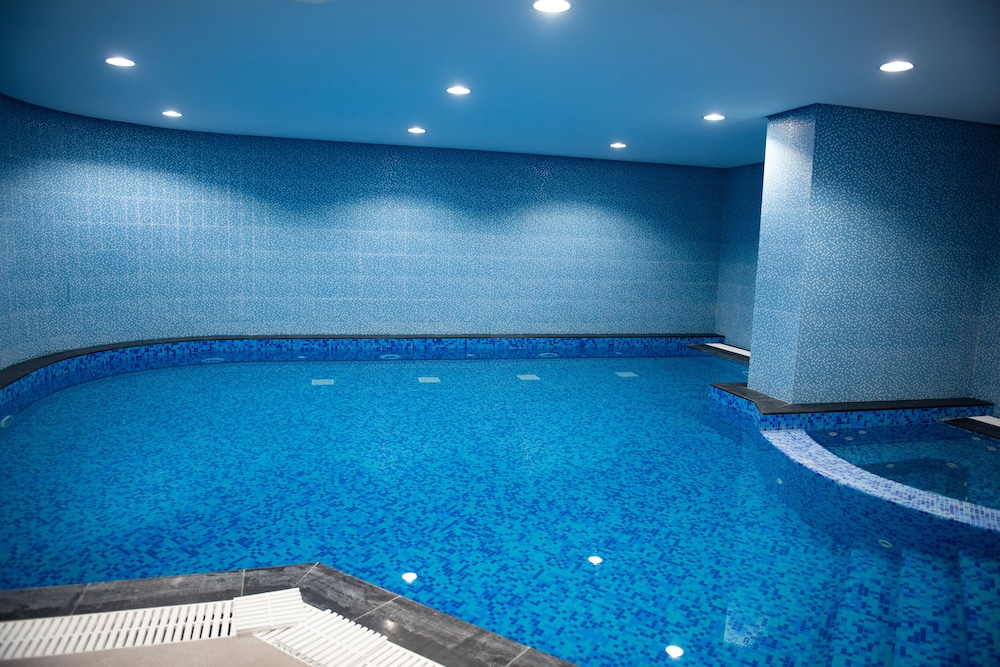 Rozana Hotel 25/50
