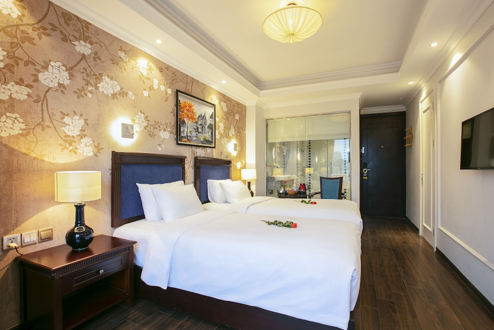 Golden Legend Hotel 9/34