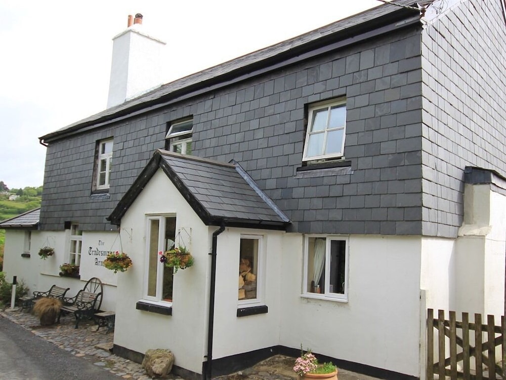 The Tradesmans Arms 1/32