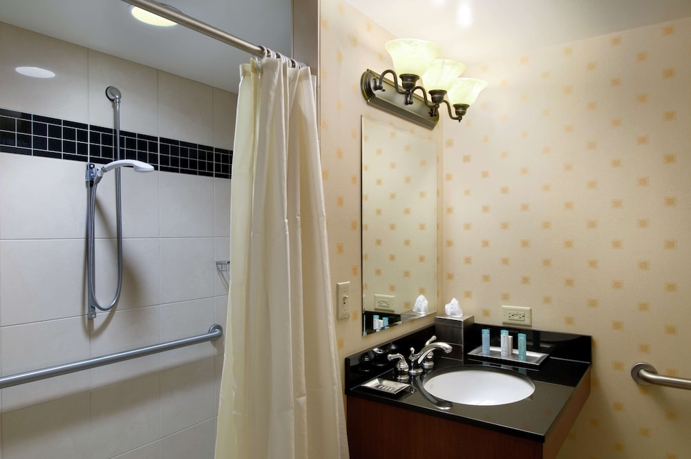 Hilton Chicago OHare Airport 29/82