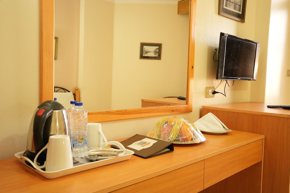 Gaddis Hotel Suites and Apartments 49/75
