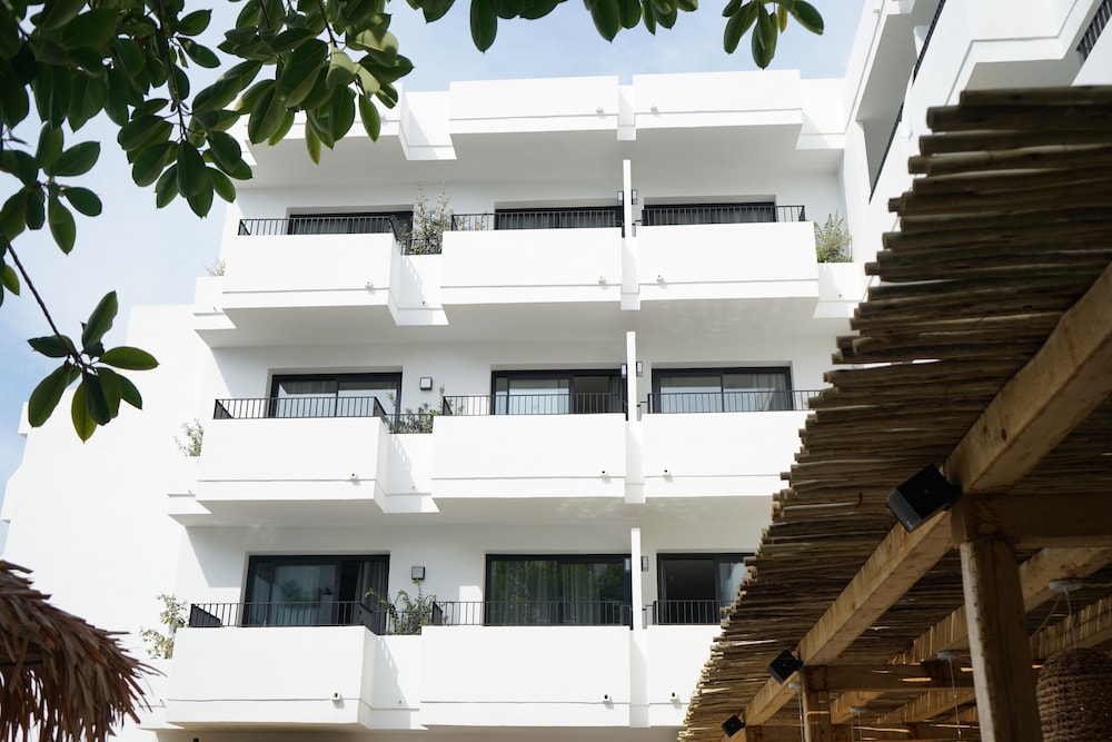 Casita Blanca Apartments - Adult Only 2/50