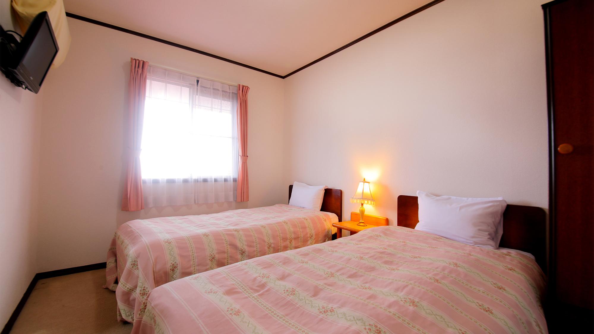 Western, Twin Beds, Shared Building, Annex