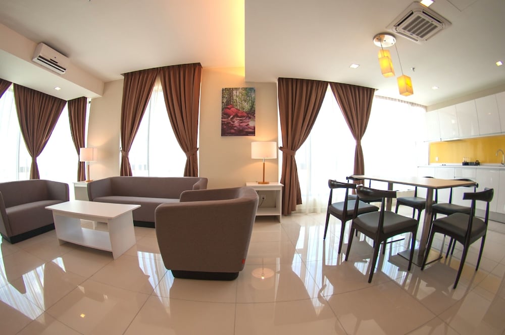 Sky Hotel Kota Kinabalu 33/50
