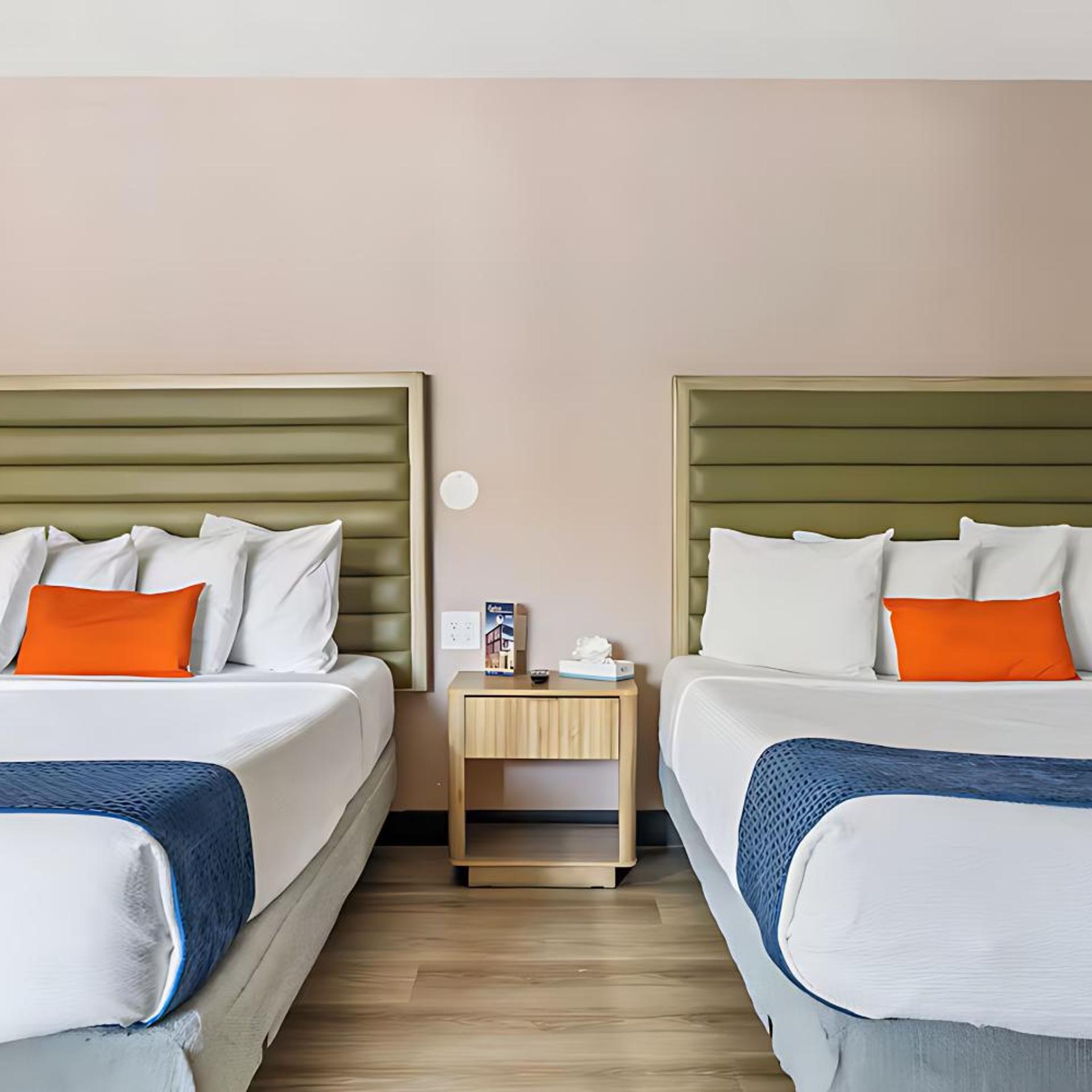 Standard, Queen Bed