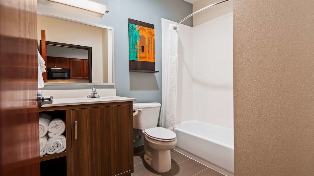 Best Western Ingleside Inn & Suites 14/37