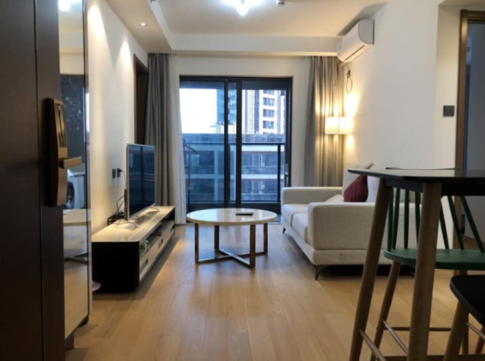 Shengang Executive Apartment (Shenzhen Vanke Yuncheng Store) 7/16